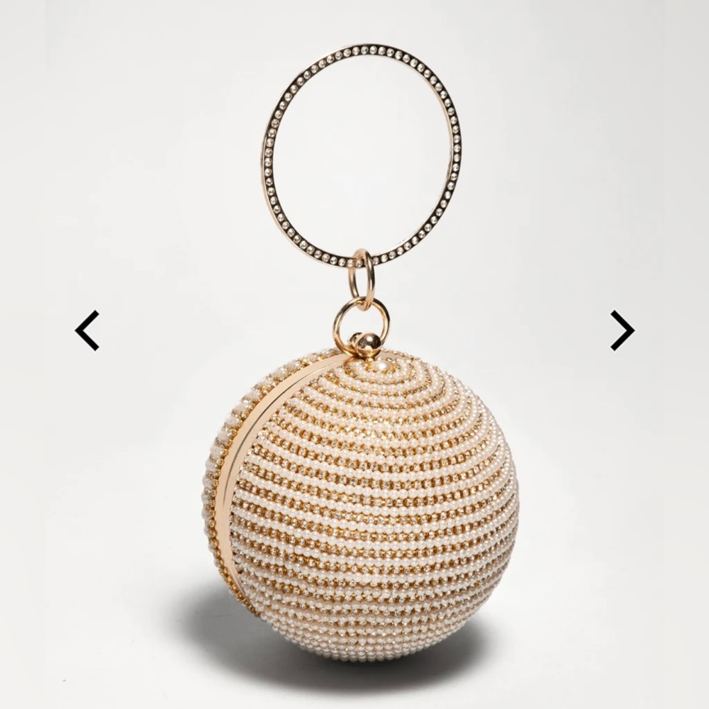 Pearl Round Ball Clutch